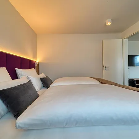 Voya 4*
