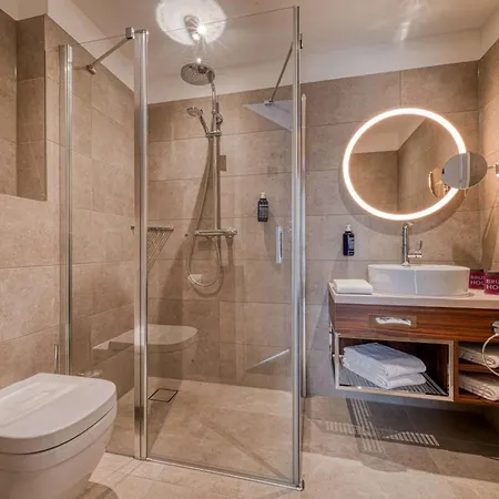 Voya 4*