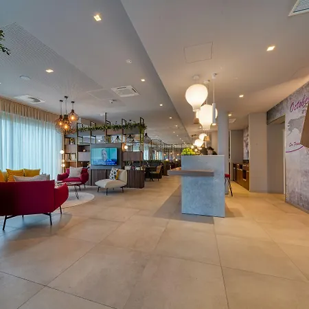 酒店 Voya 4*